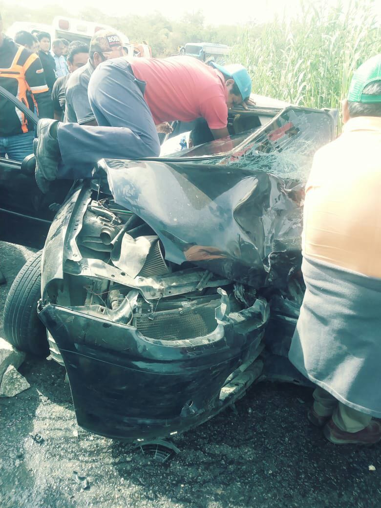 Accidente carretero deja al menos dos muertos en Oaxaca - oaxaca-accidente-carretera-muertos-3
