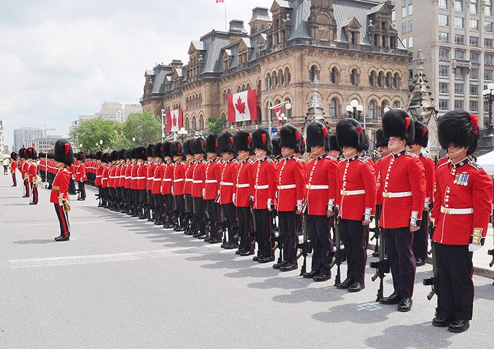 Agreden a guardias ceremoniales en Parlamento de Canadá - ottawaint