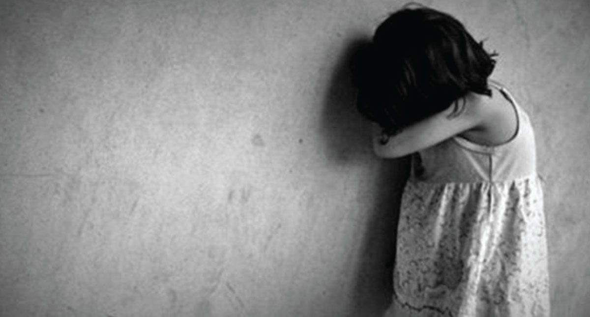 Dan auto de formal prisión a servidor público por pederastia