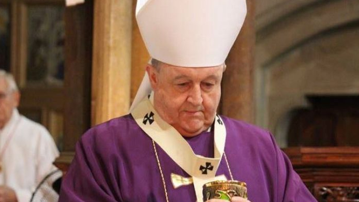 Dan 12 meses de cárcel a arzobispo australiano por encubrir abusos