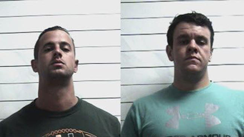 Despiden a policías de EE.UU. que golpearon a hombre por parecer latino