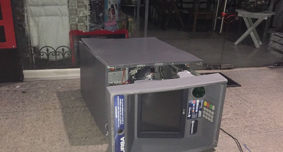 Policías frustran robo de cajero en el Estado de México