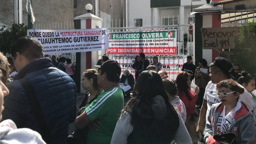 Priistas exigen renuncia del dirigente en CDMX