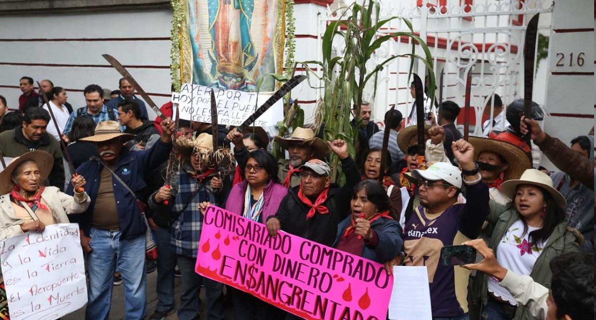 Protestan contra el NAIM afuera de casa de transición de AMLO - protestan-contra-naim-afuera-de-casa-de-transicion-de-amlo