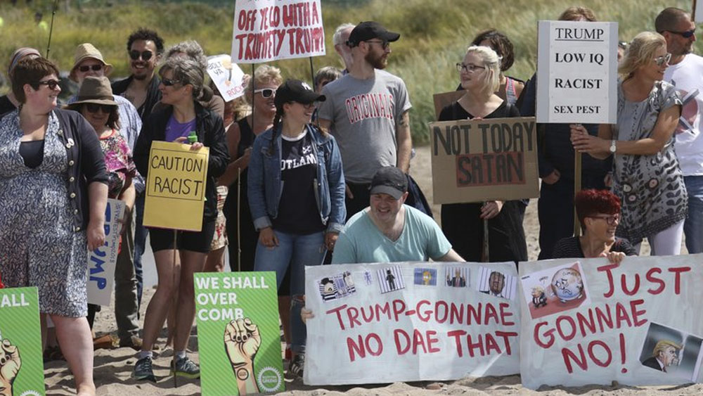 #Video Protestan durante visita de Trump a Escocia