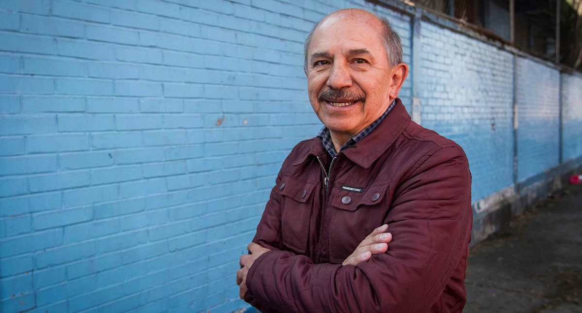 Dan a Raúl Quintero su constancia de mayoría por ganar en Iztacalco