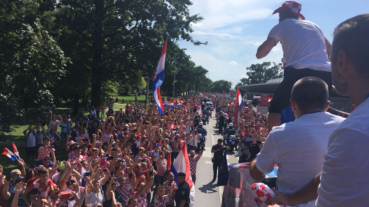 Miles reciben a la selección croata en Zagreb
