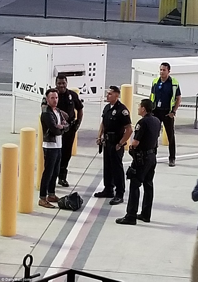 Detienen al actor Jonathan Rhys Meyers por pelea en avión - rhysint1