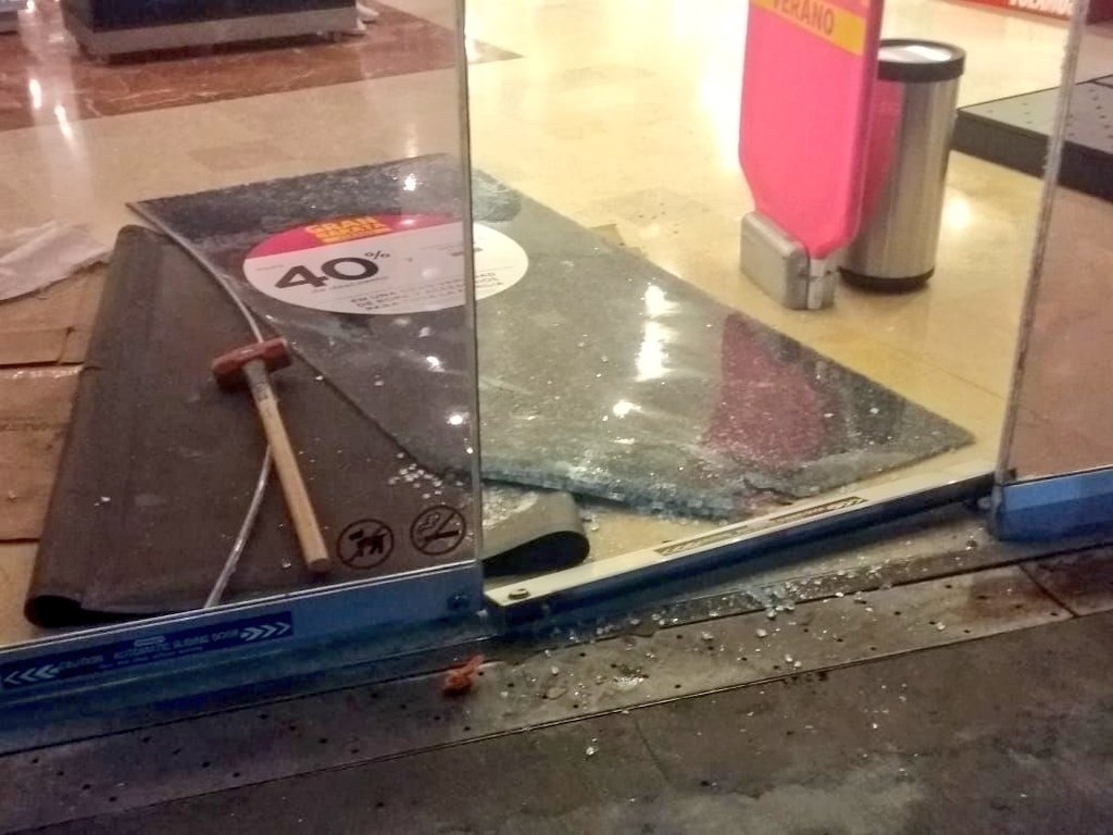 Frustran robo en plaza de Ecatepec - robo-liverpool-plaza-las-americas-2