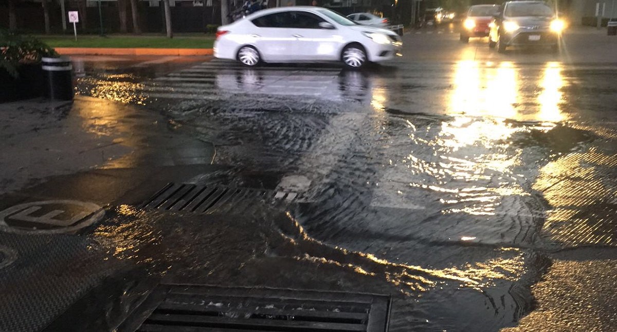 #Video Se desperdician miles de litros de agua por fuga en Polanco - se-desperdician-miles-de-litros-de-agua-por-fuga-en-polanco2