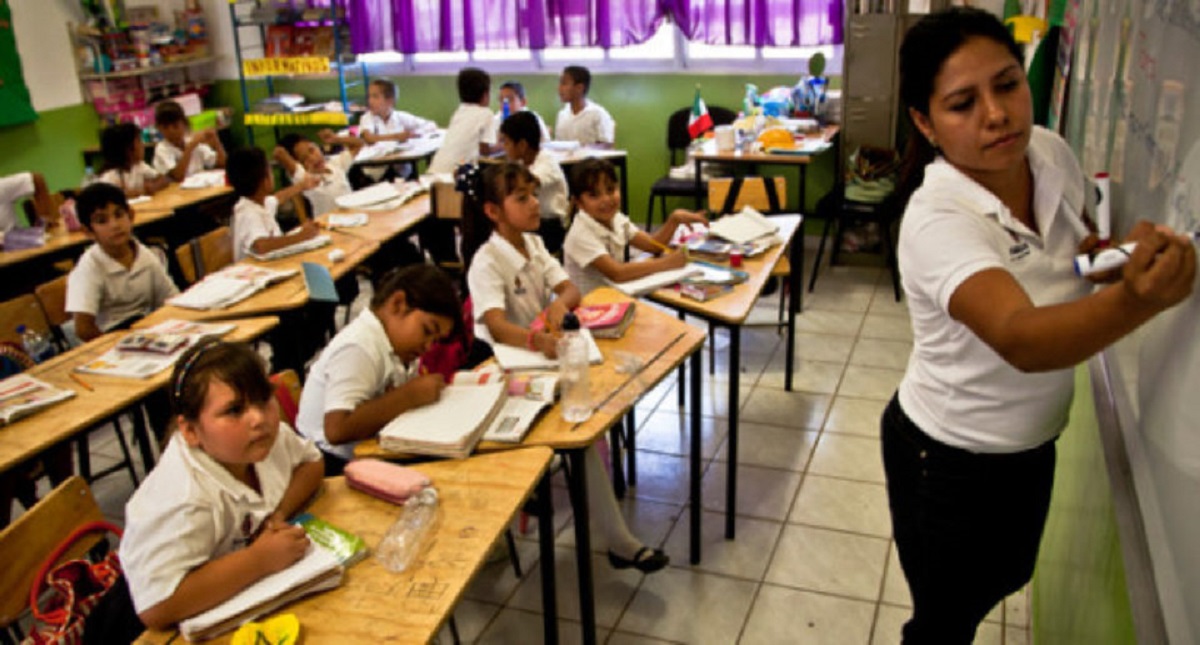 SEP reprueba acuerdos con sindicatos para conseguir plazas