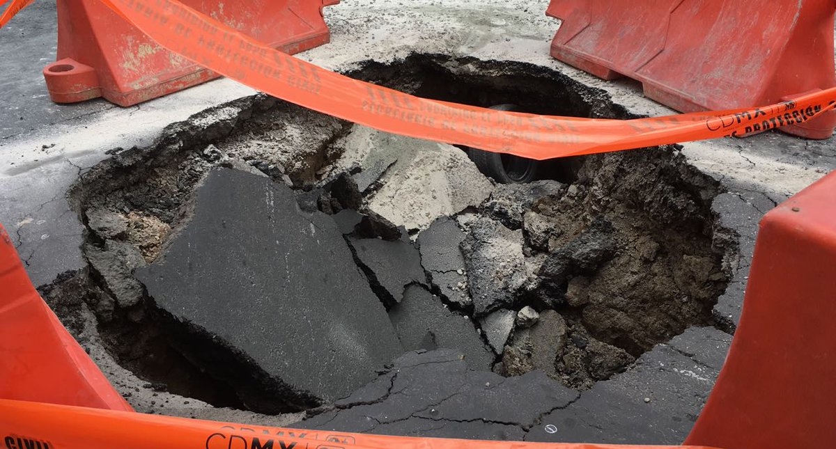 Se abre socavón en la Gustavo A. Madero - socavon-gertrudis-sanchez-4