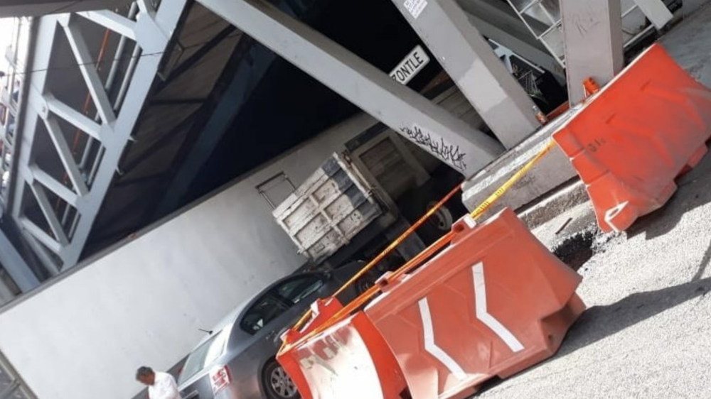 Se abre socavón cerca del Metro Iztacalco