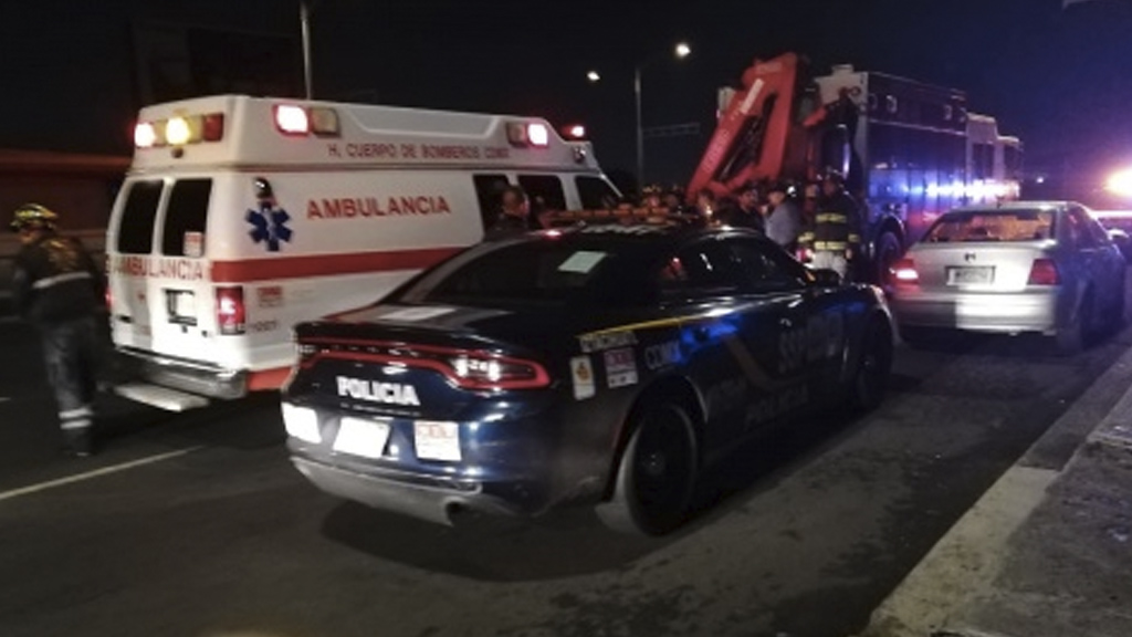 Evitan suicidio en la estación Coyuya