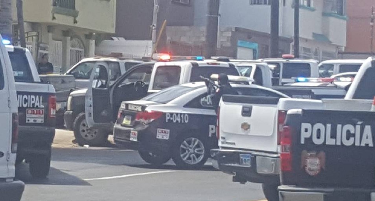 #Video Abaten a atrincherado y liberan a niño rehén en Tijuana #Video Abaten a atrincherado y liberan a niño rehén en Tijuana