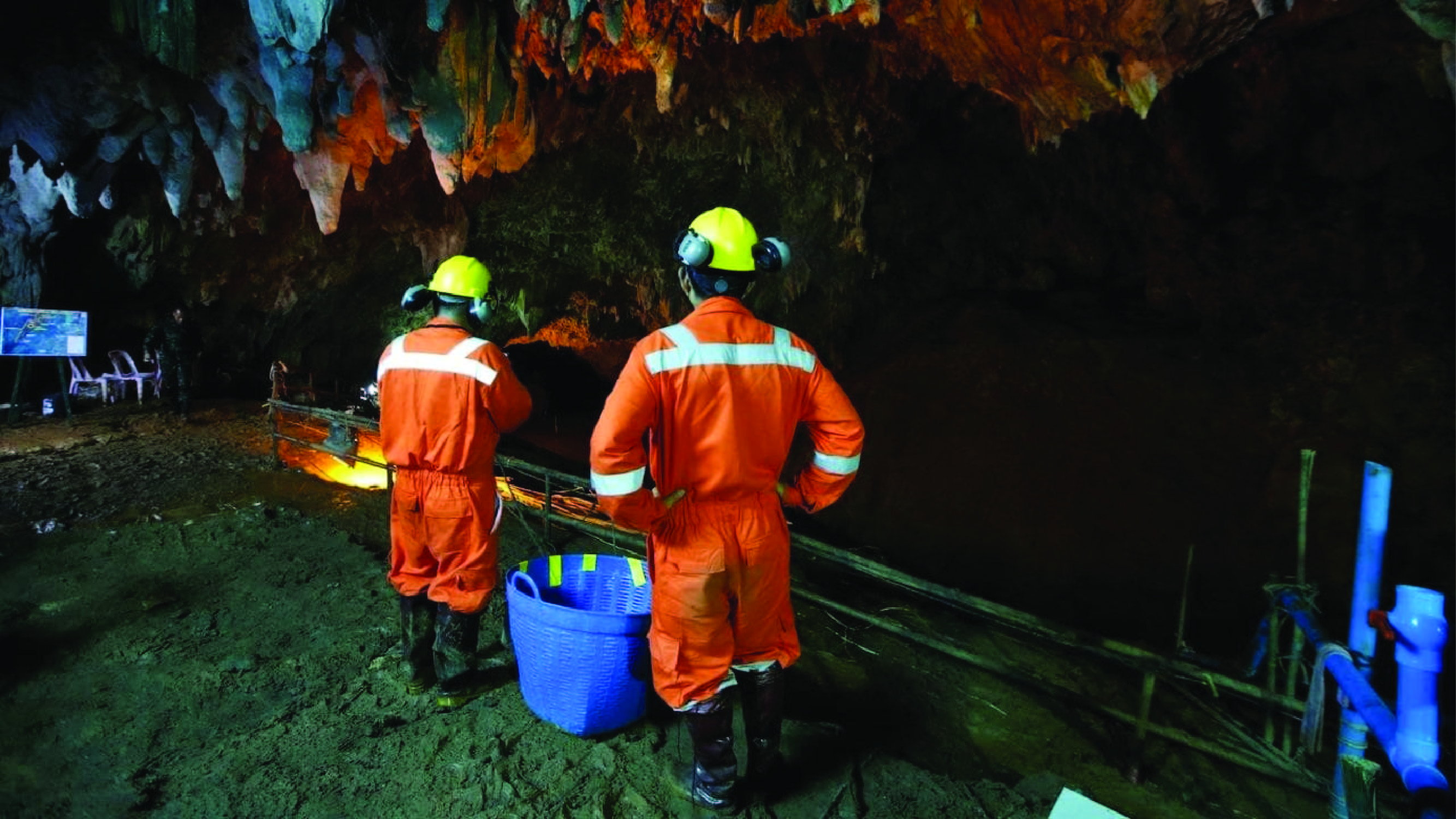 Niños atrapados en cueva de Tailandia envían cartas a sus padres