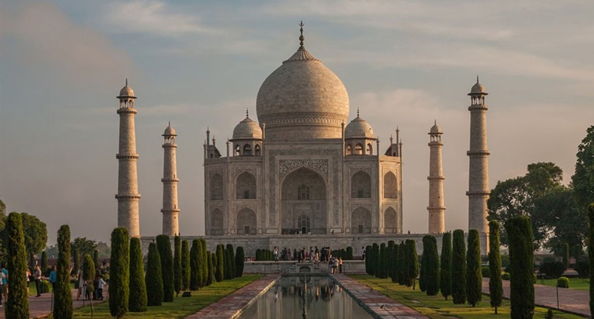 Corte de India planea demoler el Taj Mahal por contaminación