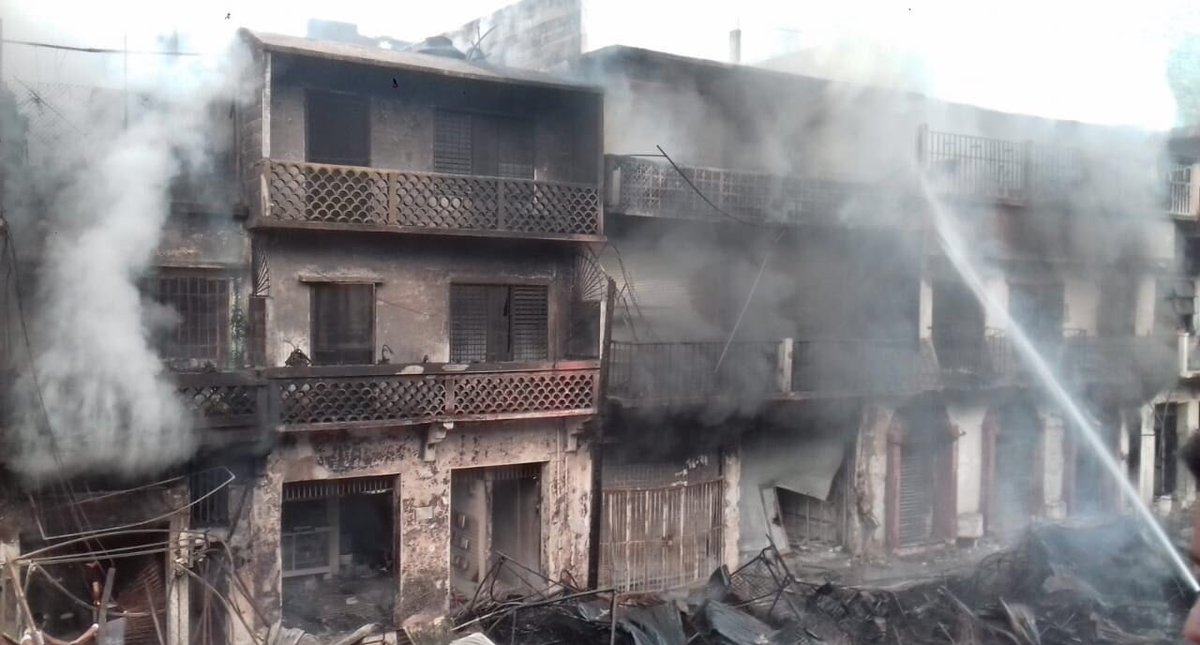 Incendio en mercado de San Luis Potosí deja dos muertos