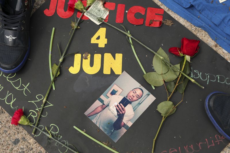 #Video Policías de Minneapolis matan a hombre negro tras persecución - thurman-blevins1