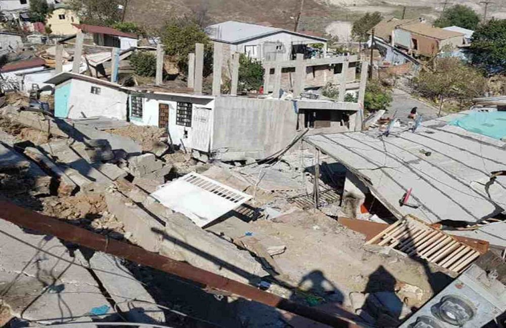 Suman 23 viviendas colapsadas en Tijuana por derrumbes - tijuana