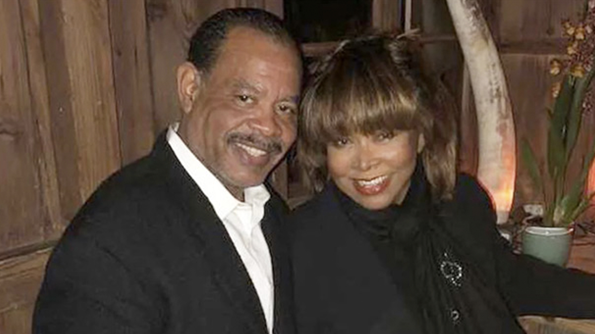 Hijo mayor de Tina Turner se suicida