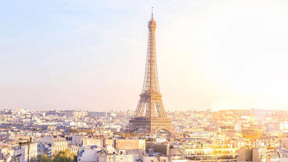 Reabren Torre Eiffel al público tras huelga de empleados