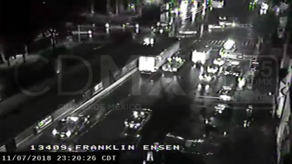 #Video Tráiler impacta patrulla e inicia persecución en Circuito