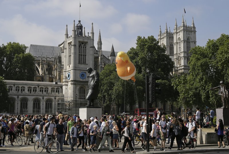 Protestan en Londres con globo gigante de Trump - trump-londres3
