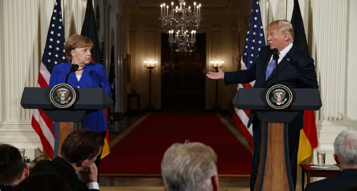 Decidimos independiente: Merkel responde críticas de Trump en la OTAN - trump-merkel