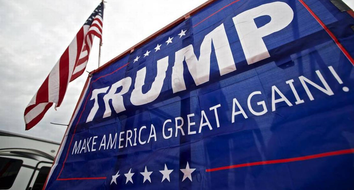 Donald Trump manda fabricar banderas para su reelección en China