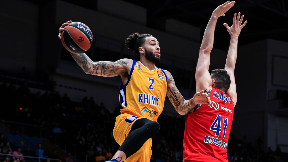 Exjugador de la NBA Tyler Honeycutt muere tras tiroteo con la policía