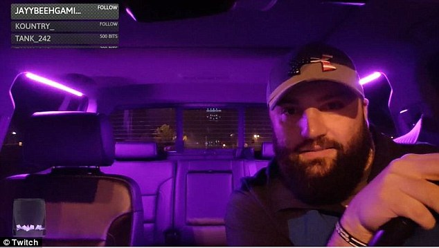 Conductor de UBER hace streaming de sus pasajeros en Twitch - uberint1
