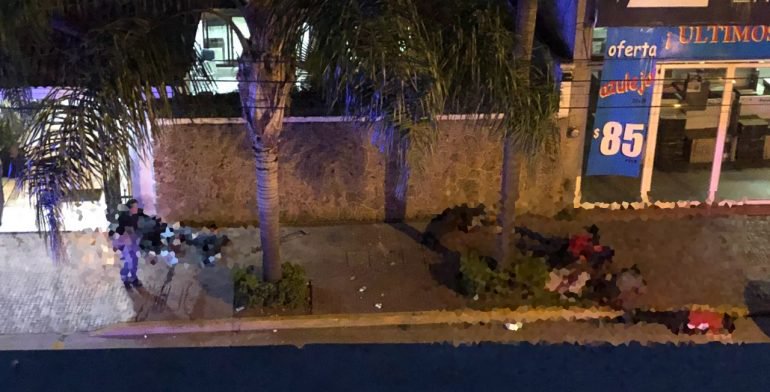 Ejecutan a siete que velaban a joven asesinado en Uruapan - uruapan-asesinados-funeraria-2