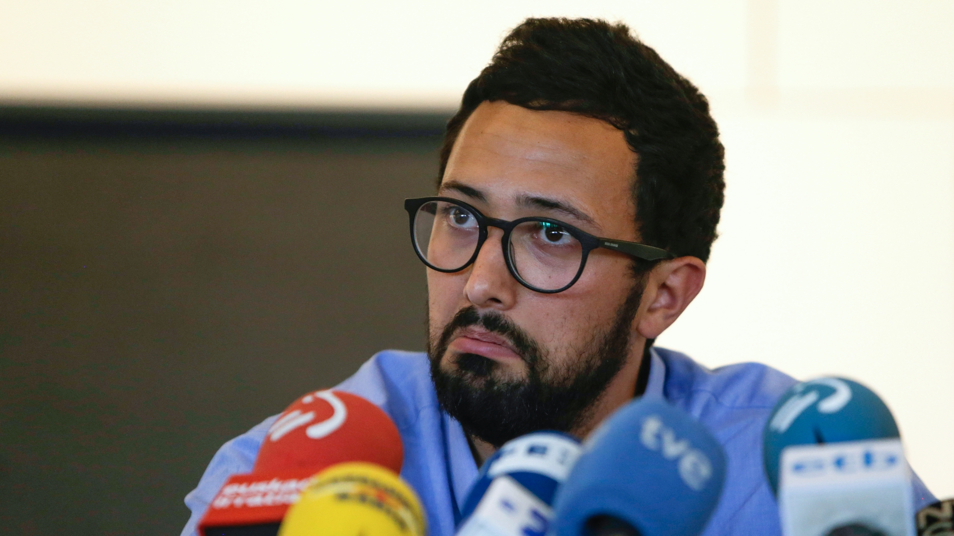 Rapero español condenado por letras terroristas reaparece en Bélgica