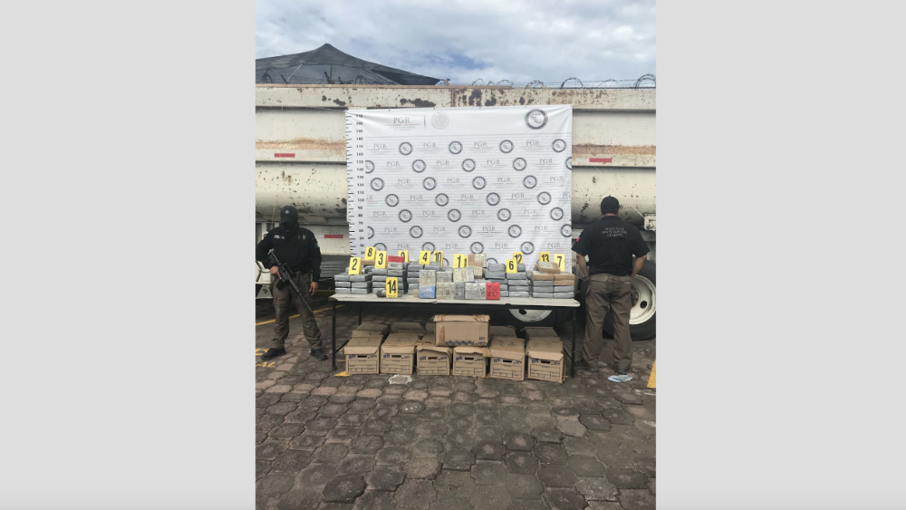 Detienen a dos sujetos con 6.9 mdd en Veracruz