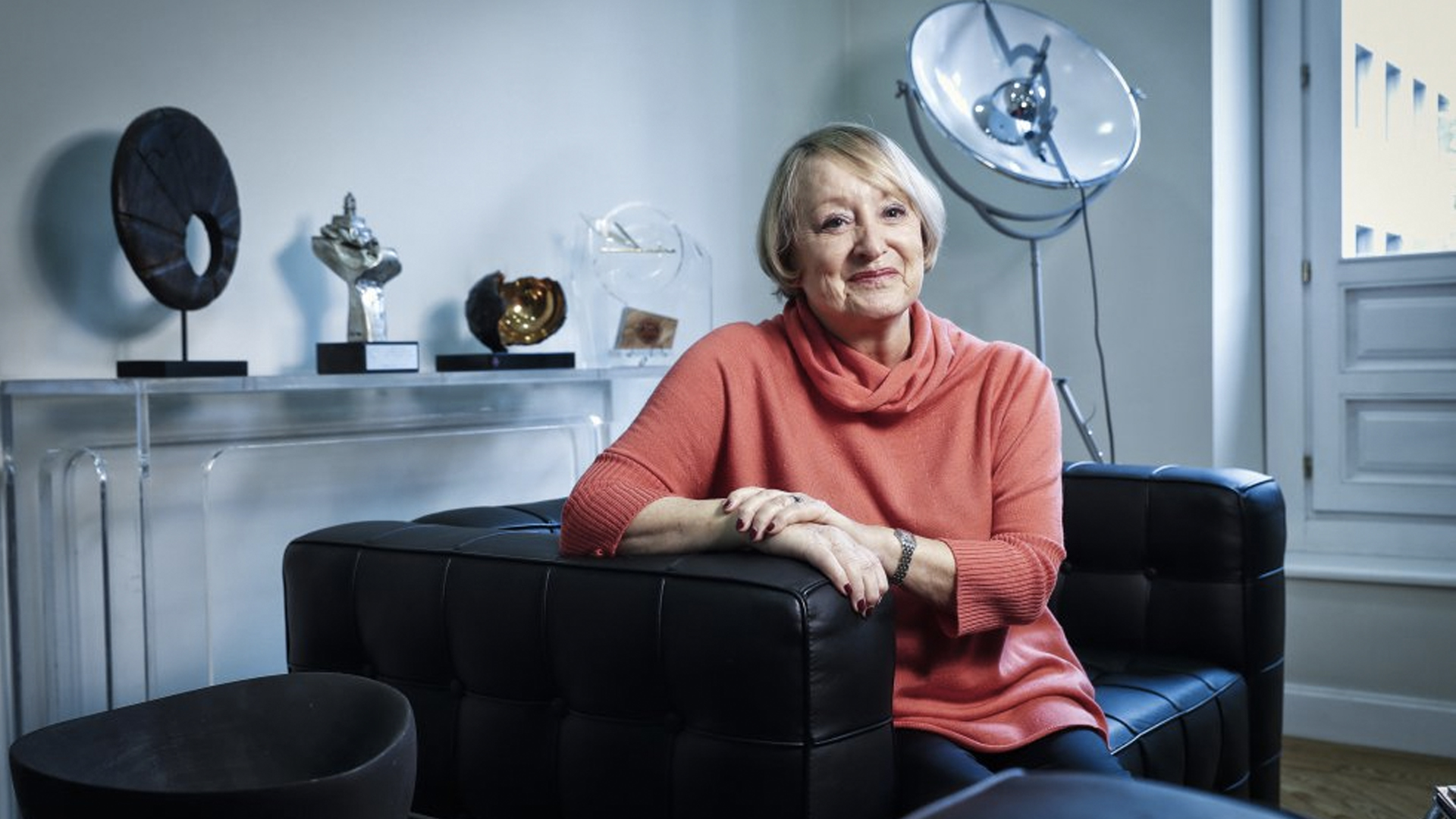 Muere creadora del traje de Superman