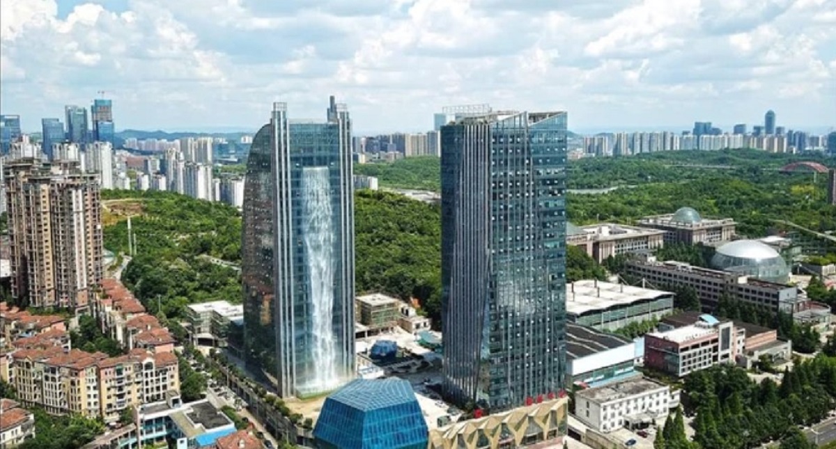 #Video China tiene la cascada artificial más alta del mundo