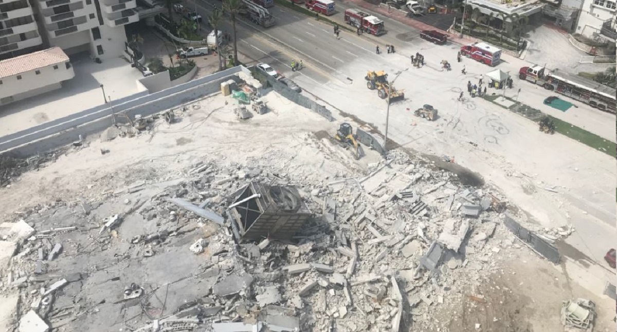 #Video Colapsa edificio en Miami Beach hiriendo de gravedad a empleado - video-colapsa-edificio-en-miami-beach-hiriendo-de-gravedad-a-empleado