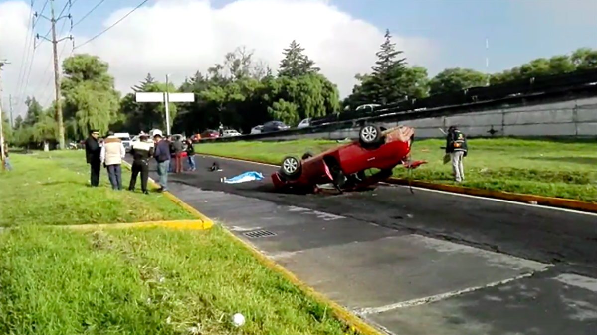 Muere niña en volcadura en Estado de México - volcadura-muerte-nina-edomex-1