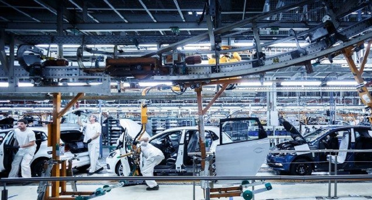 Merkel está dispuesta a negociar para evitar guerra comercial con EE.UU. - volkswagen