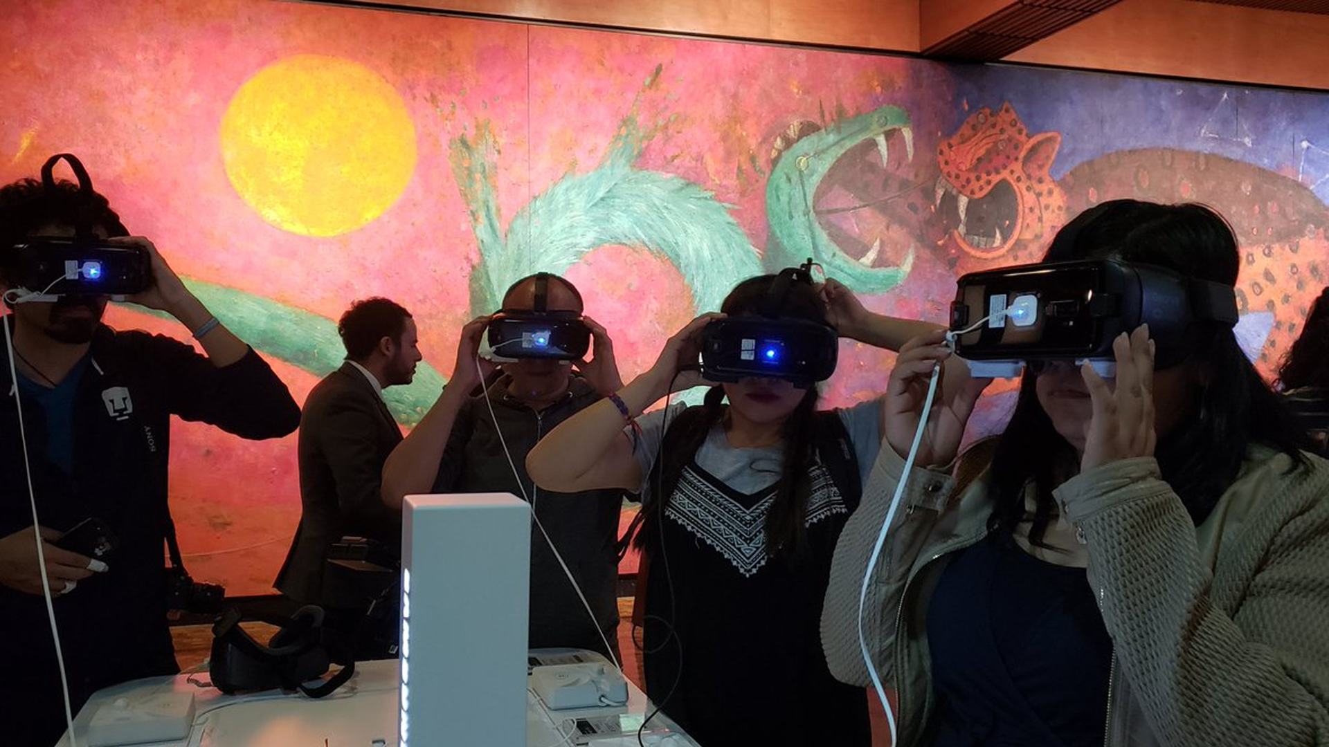 Presentan experiencia de realidad virtual en el Museo de Antropología