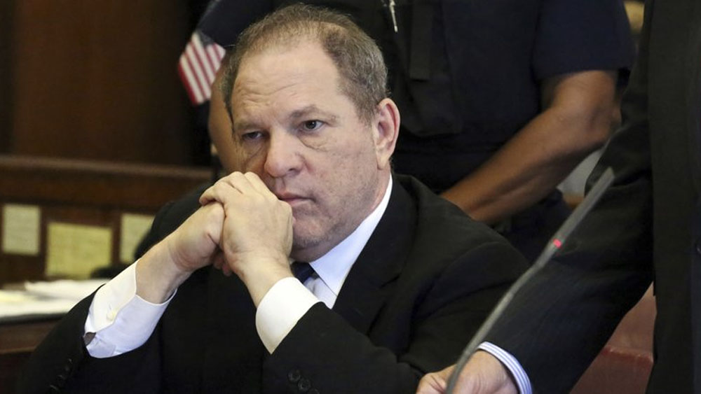 Abogados de Weinstein piden a corte desechar acusación de violación