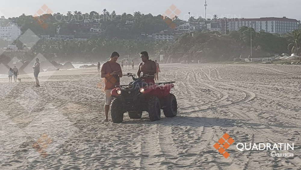 Arrastra corriente del mar a dos menores en playa de Oaxaca - zicatela-oaxaca-ola-menores