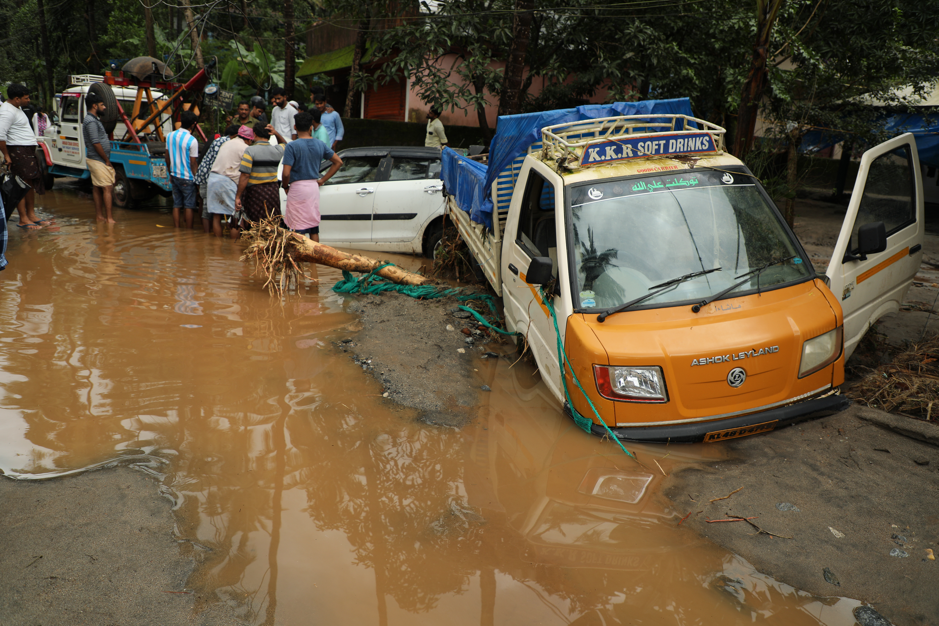 Inundaciones en India dejan saldo de 37 personas muertas - 000-1899tj