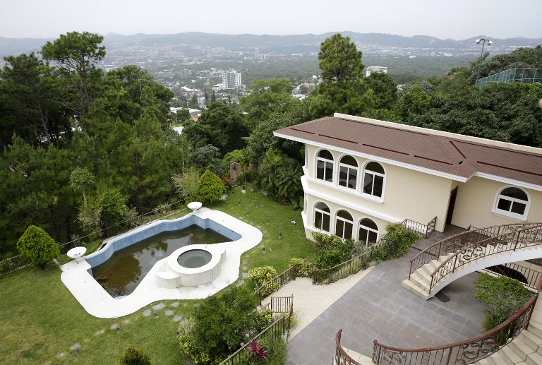 Incautan lujosa mansión a expresidente de El Salvador - 000-18a59f