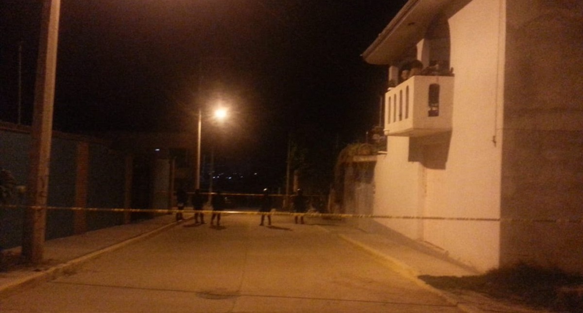 Abandonan cadáver con amenazas en calle de Oaxaca - abandonan-cadaver-con-amenazas-en-oaxaca