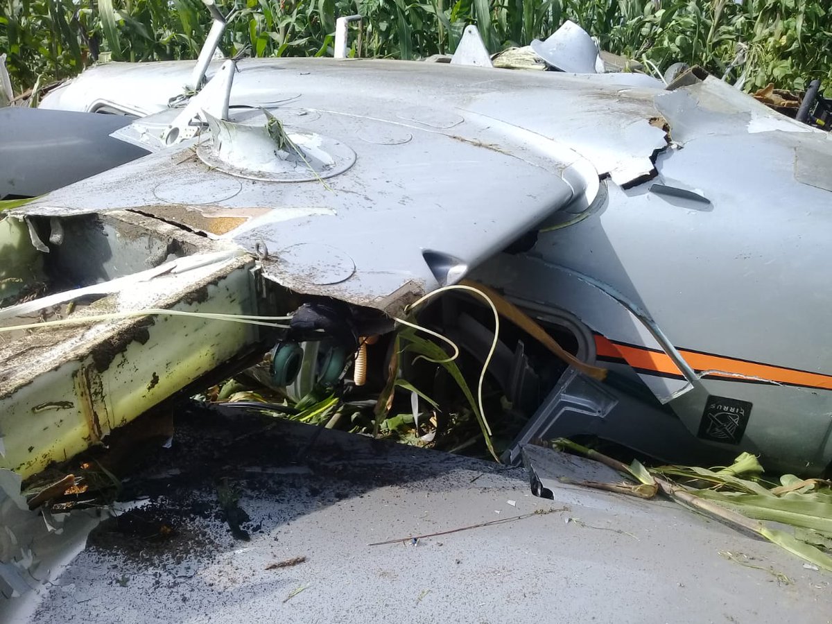 Desplome de avión pequeño en Oaxaca deja tres heridos - accidente-avioneta-zacatepec-3
