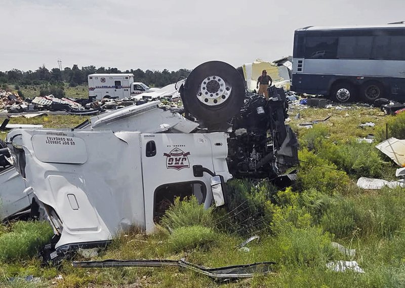 Choque deja al menos siete muertos en Nuevo México - accidente-nuevo-mexico1-1