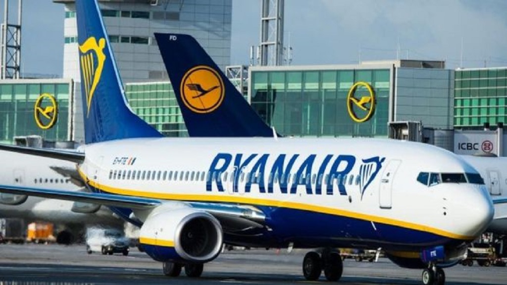 Ryanair compensa a clientes con cheques que no pudieron cobrar
