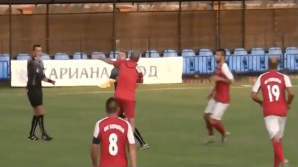 #Video Entrenador agrede a árbitro en Bulgaria #Video Entrenador agrede a árbitro en Bulgaria